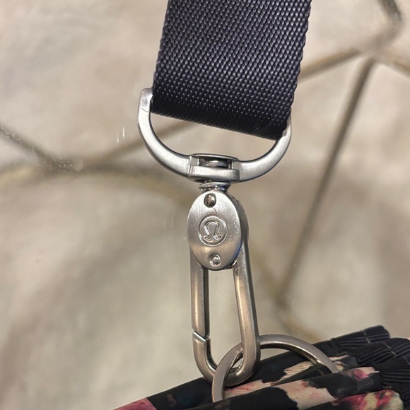 lululemon athletica Black Floral Crossbody Bag - Picture 10 of 14